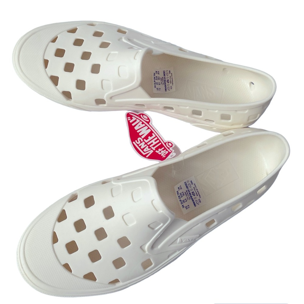 *NWT* VANS Slip-On TRK Shoe in Marshmallow